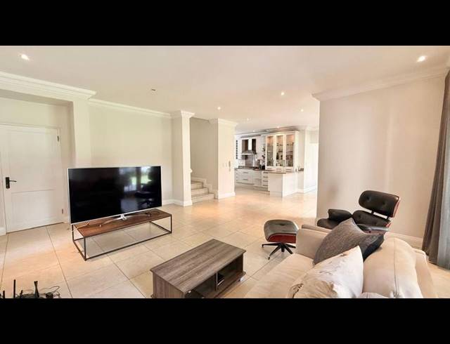 4 BEDROOM PROPERTY TO RENT IN BRYANSTON